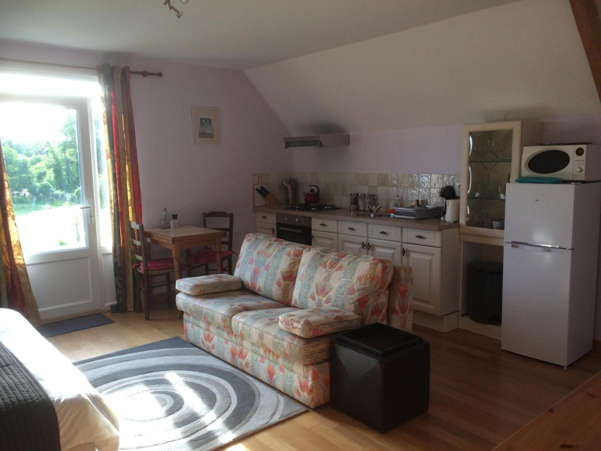 Les Petits Chenes Bed and Breakfast La Pellerine  Buitenkant foto